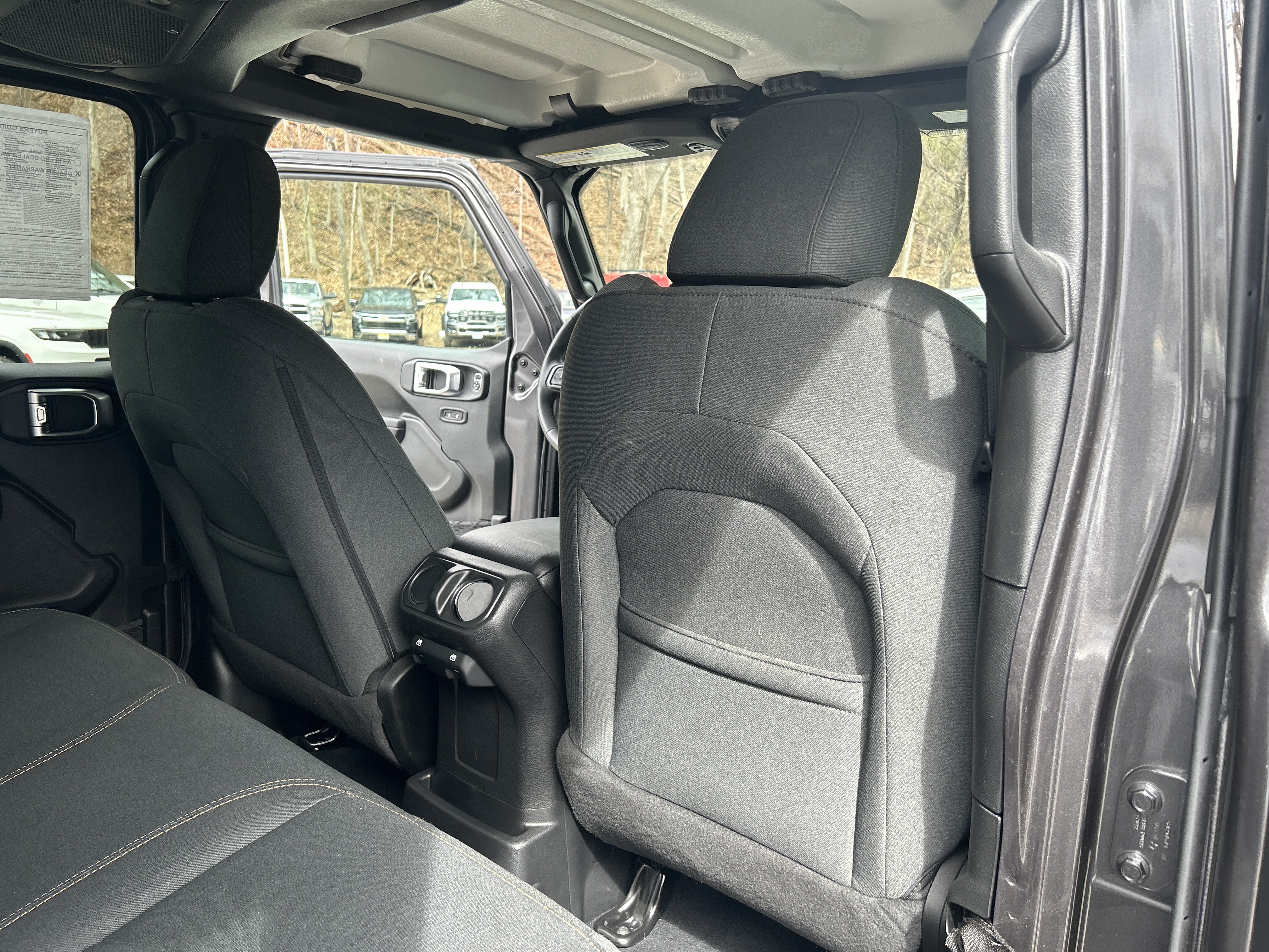 Used 2024 Jeep Wrangler Unlimited w/ Convenience Group AWD/4WD image 18