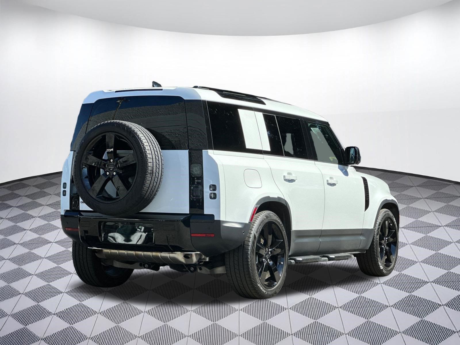 Certified 2026 Land Rover Defender 110 S AWD/4WD image 9