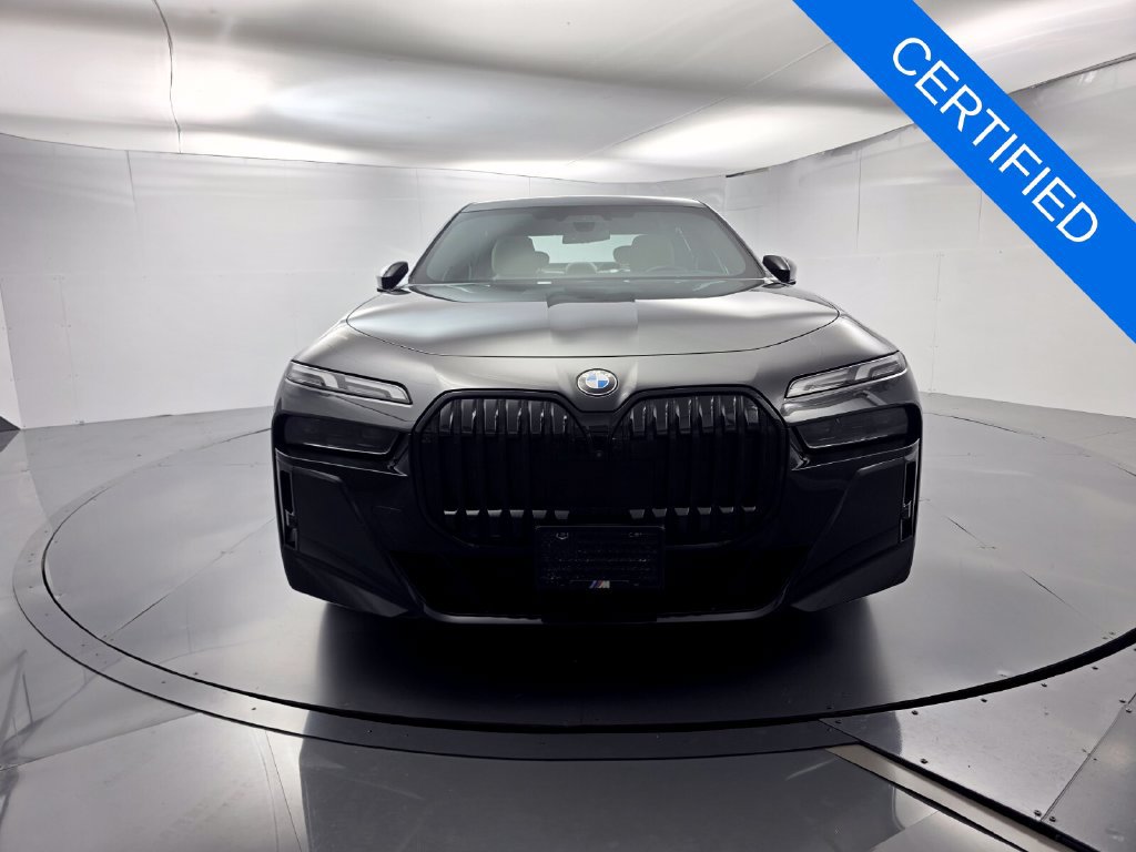 Certified 2023 BMW 740i RWD image 2