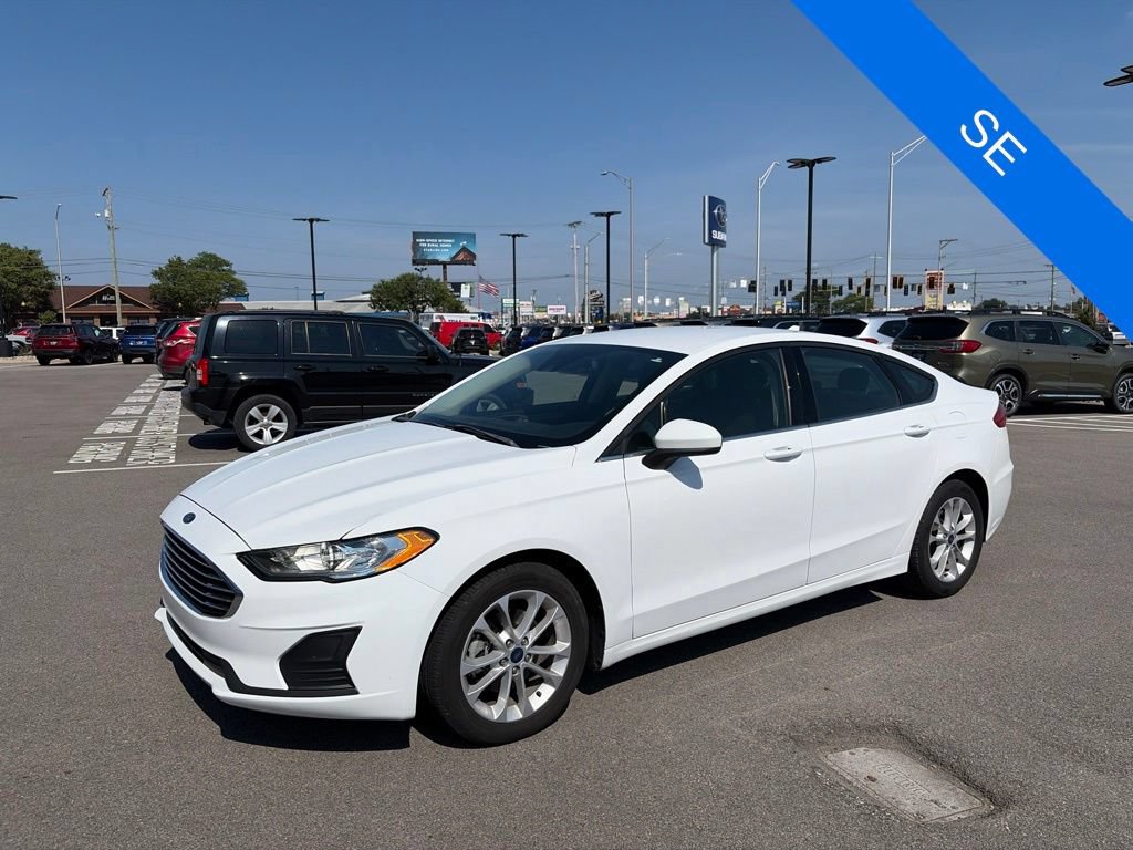 Used 2020 Ford Fusion SE FWD image 2