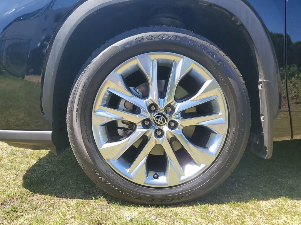 Used 2023 Toyota Highlander Limited w/ Protection Package #3 (TMS) image 7