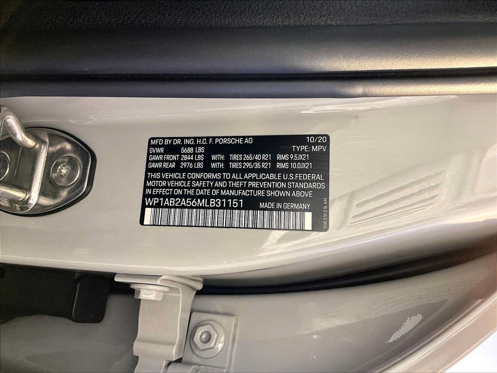 Certified 2021 Porsche Macan S AWD/4WD image 36