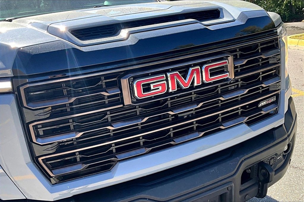 Used 2024 GMC Sierra 2500 AT4X w/ AT4X AEV Edition image 29