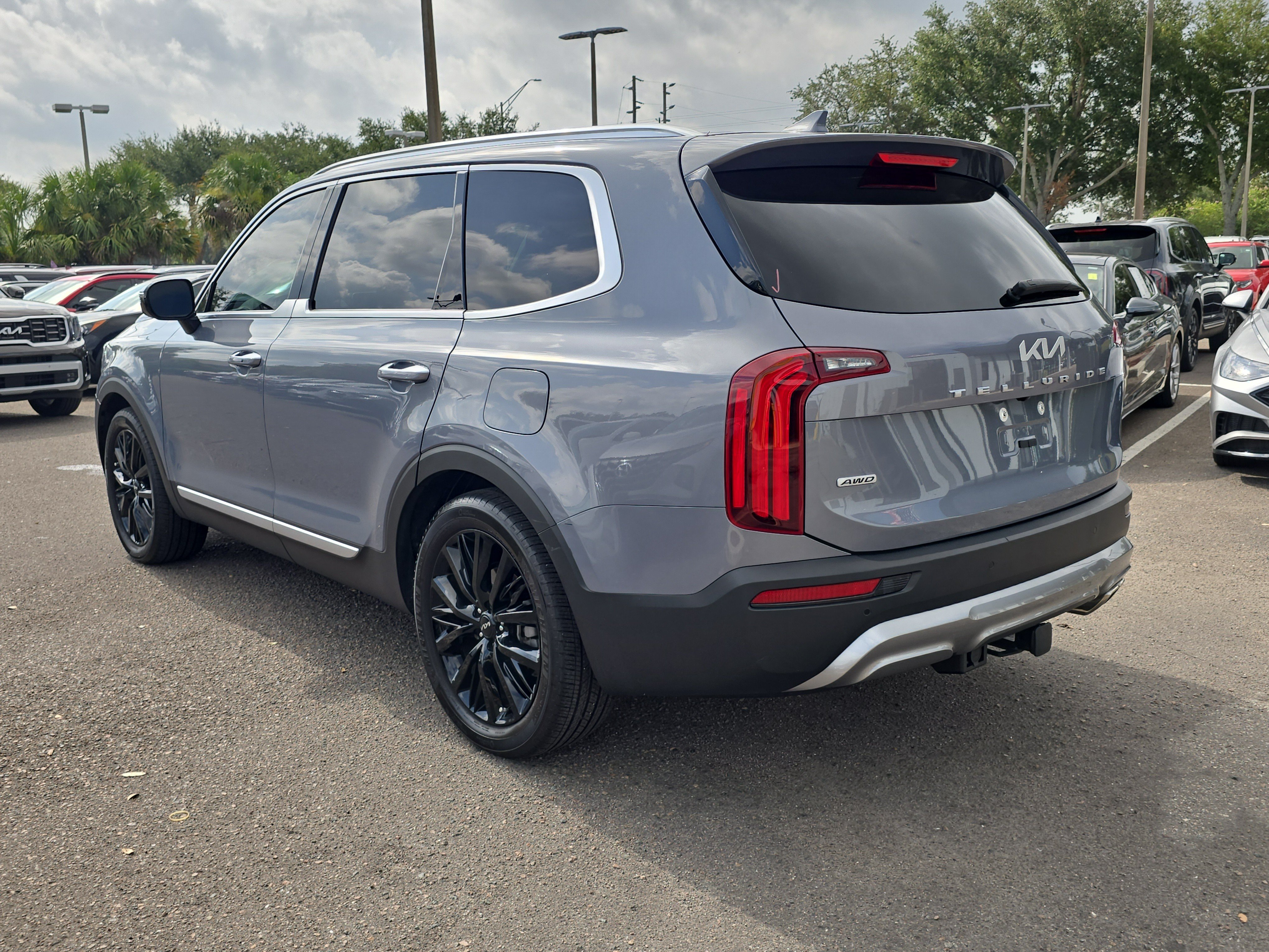 Certified 2022 Kia Telluride SX w/ Towing Package AWD/4WD image 6