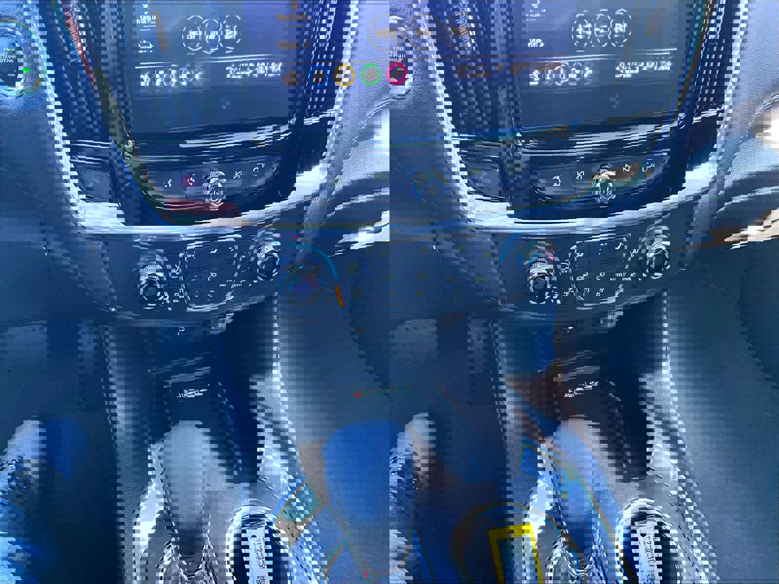 Used 2023 Chevrolet Traverse LT image 28