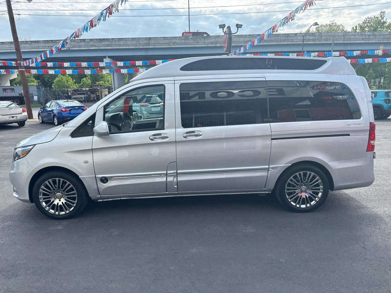 Used 2016 Mercedes-Benz Metris Passenger image 7