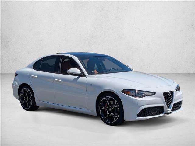 Used 2022 Alfa Romeo Giulia Ti RWD image 3