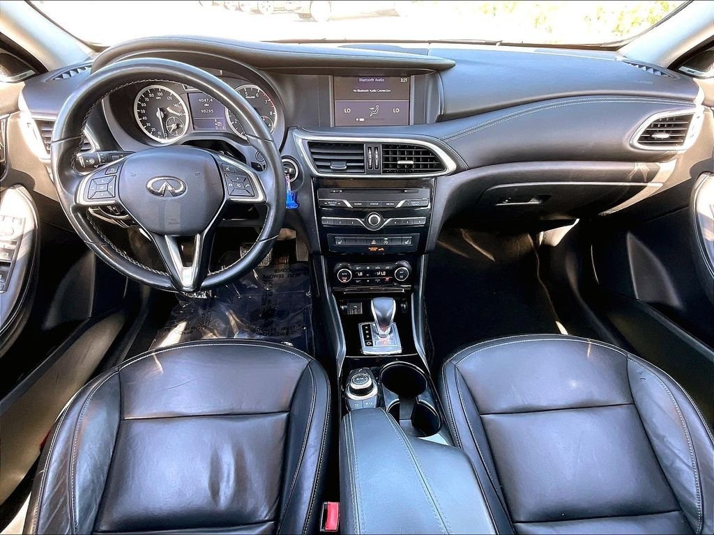 Used 2017 INFINITI QX30 Premium AWD/4WD image 20