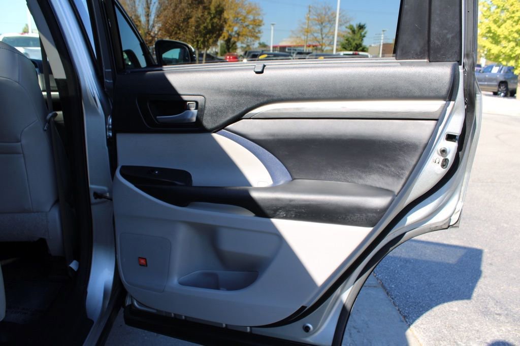 Used 2017 Toyota Highlander Limited Platinum image 24