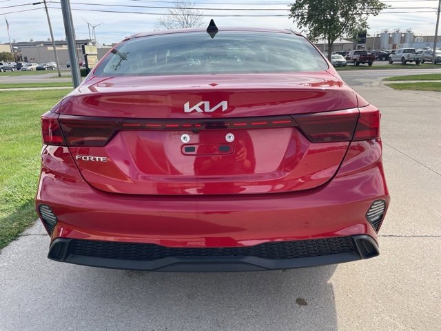 Used 2023 Kia Forte LXS image 11