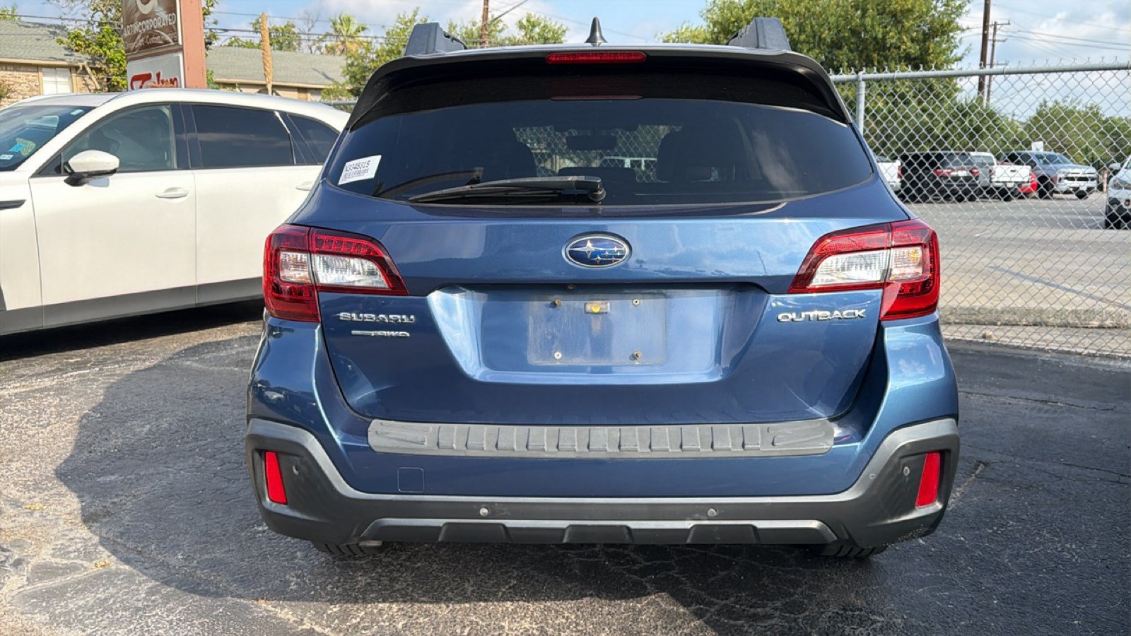 Used 2019 Subaru Outback 2.5i Limited w/ Popular Package #2 AWD/4WD image 4