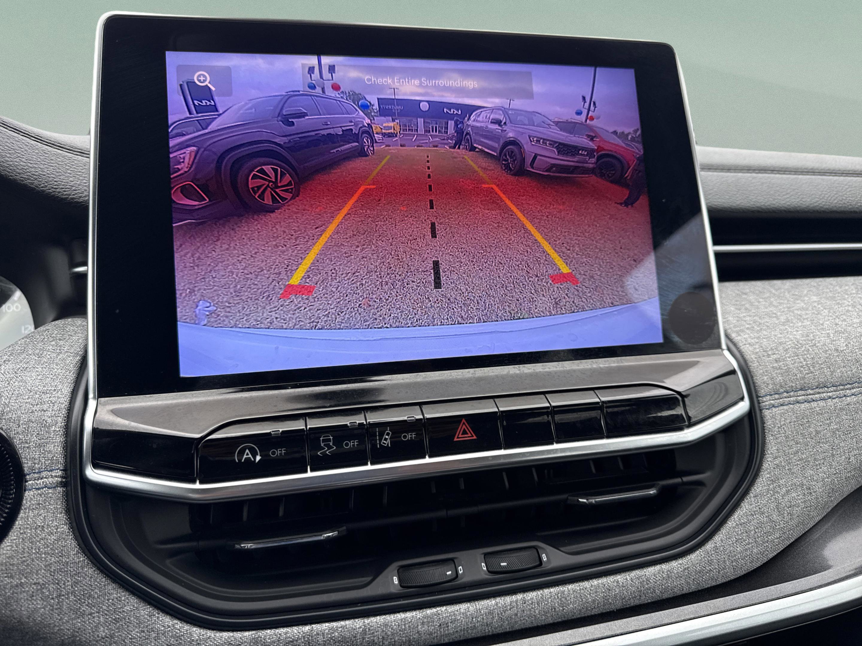 Used 2024 Jeep Compass Latitude image 21