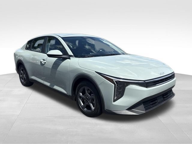 Used 2025 Kia K4 FWD image 1
