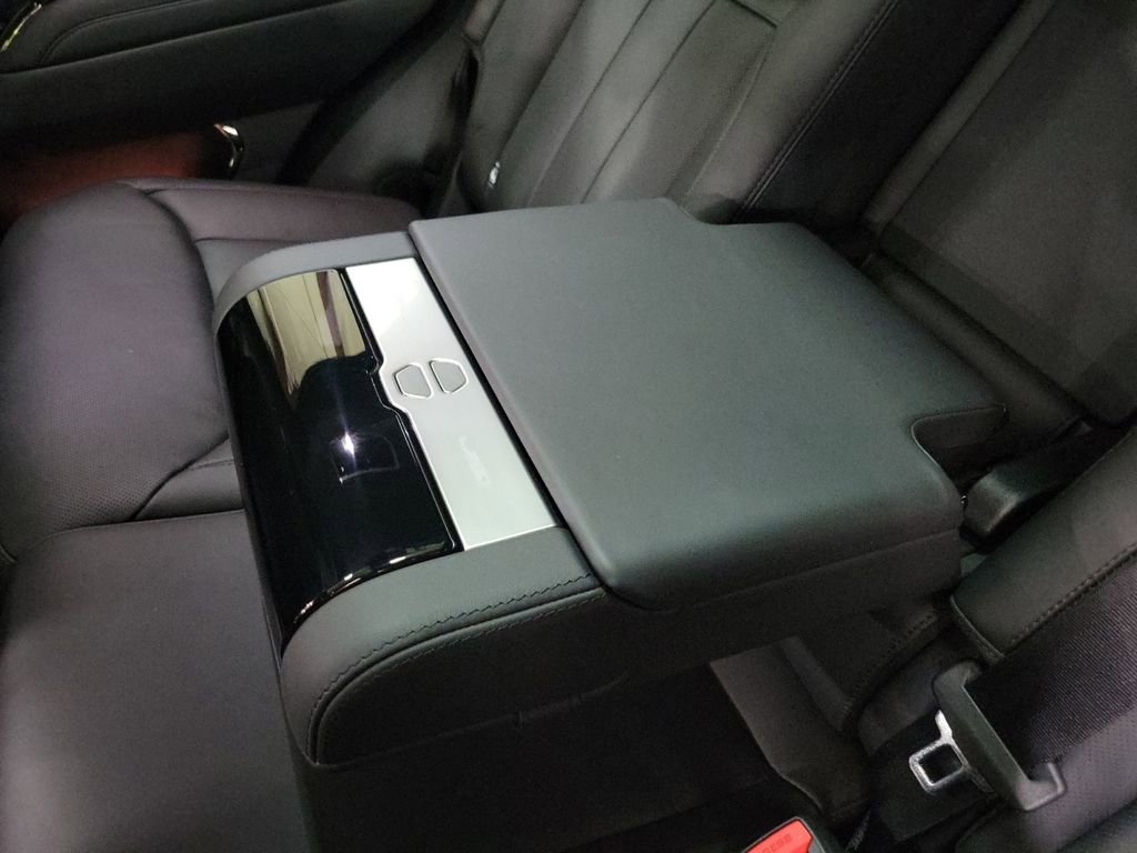 Used 2023 Land Rover Range Rover Sport SE Dynamic image 24