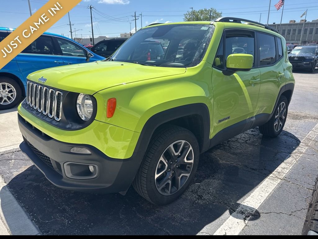 Used 2017 Jeep Renegade Latitude w/ Popular Equipment Group AWD/4WD image 3