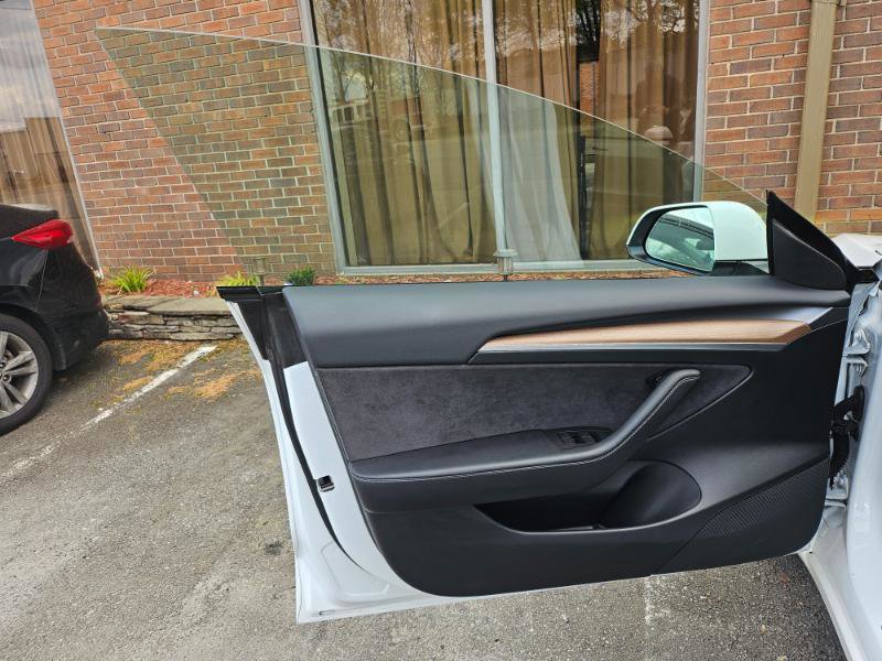 Used 2023 Tesla Model 3 Standard Range image 29