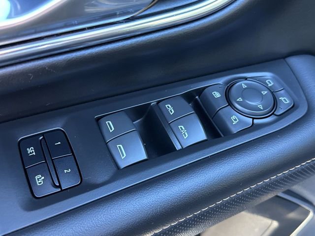 Used 2023 GMC Yukon XL AT4 w/ AT4 Premium Package image 22