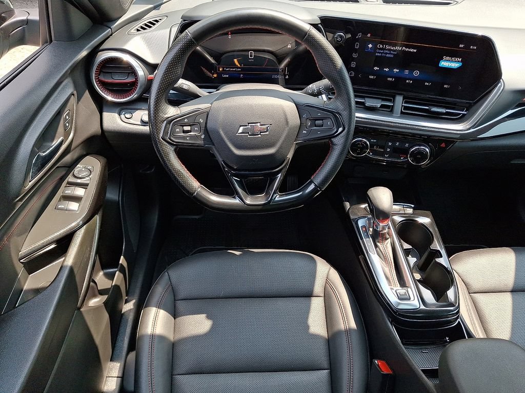 Certified 2024 Chevrolet Trax RS w/ Sunroof Package FWD image 16