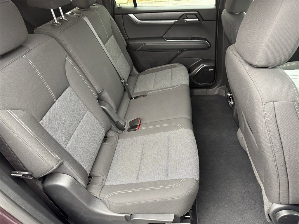 Used 2025 GMC Acadia Elevation image 39