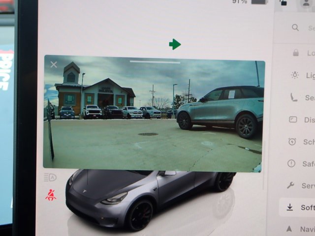 Used 2024 Tesla Model Y Performance image 25