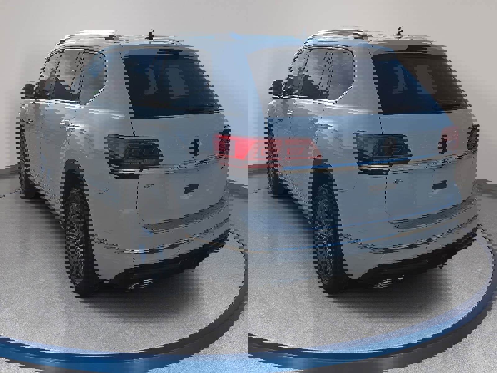 Used 2018 Volkswagen Atlas SEL w/ R-Line Package image 7