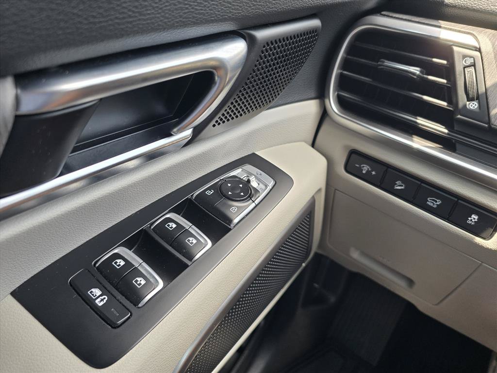 Used 2024 Kia Telluride EX w/ EX Captain's Chair Package FWD image 22