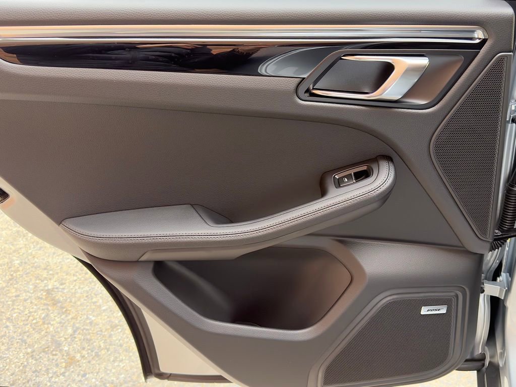 New 2026 Porsche Macan S image 20