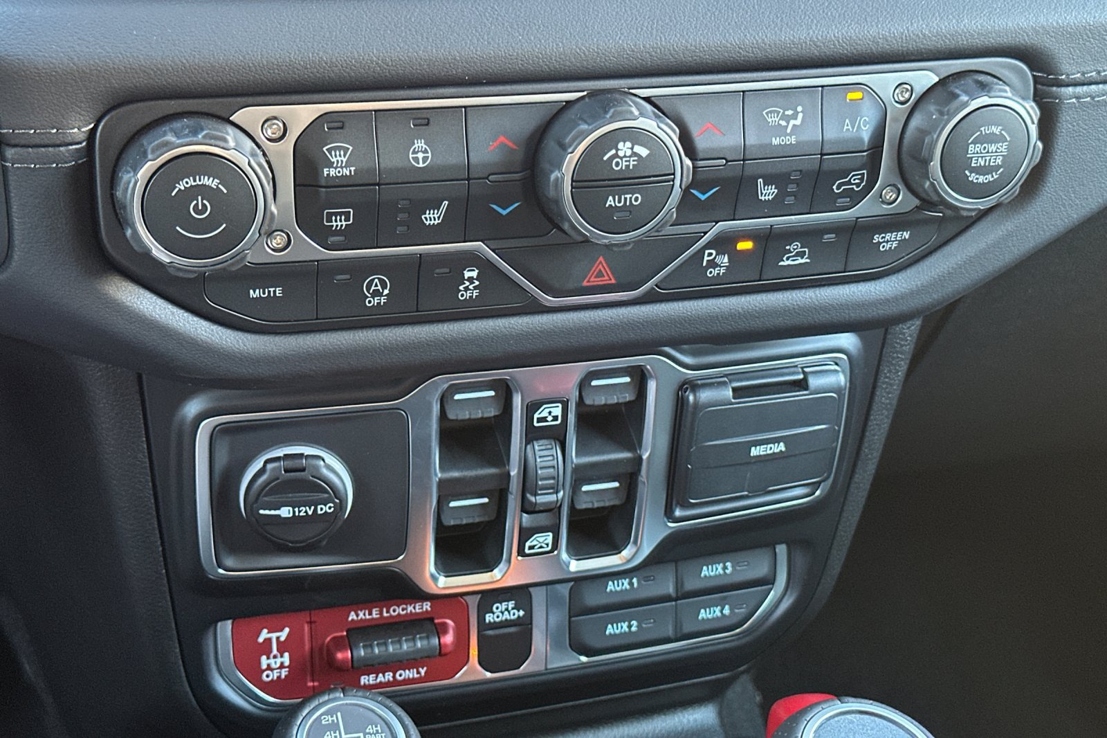 New 2026 Jeep Gladiator Mojave AWD/4WD image 19