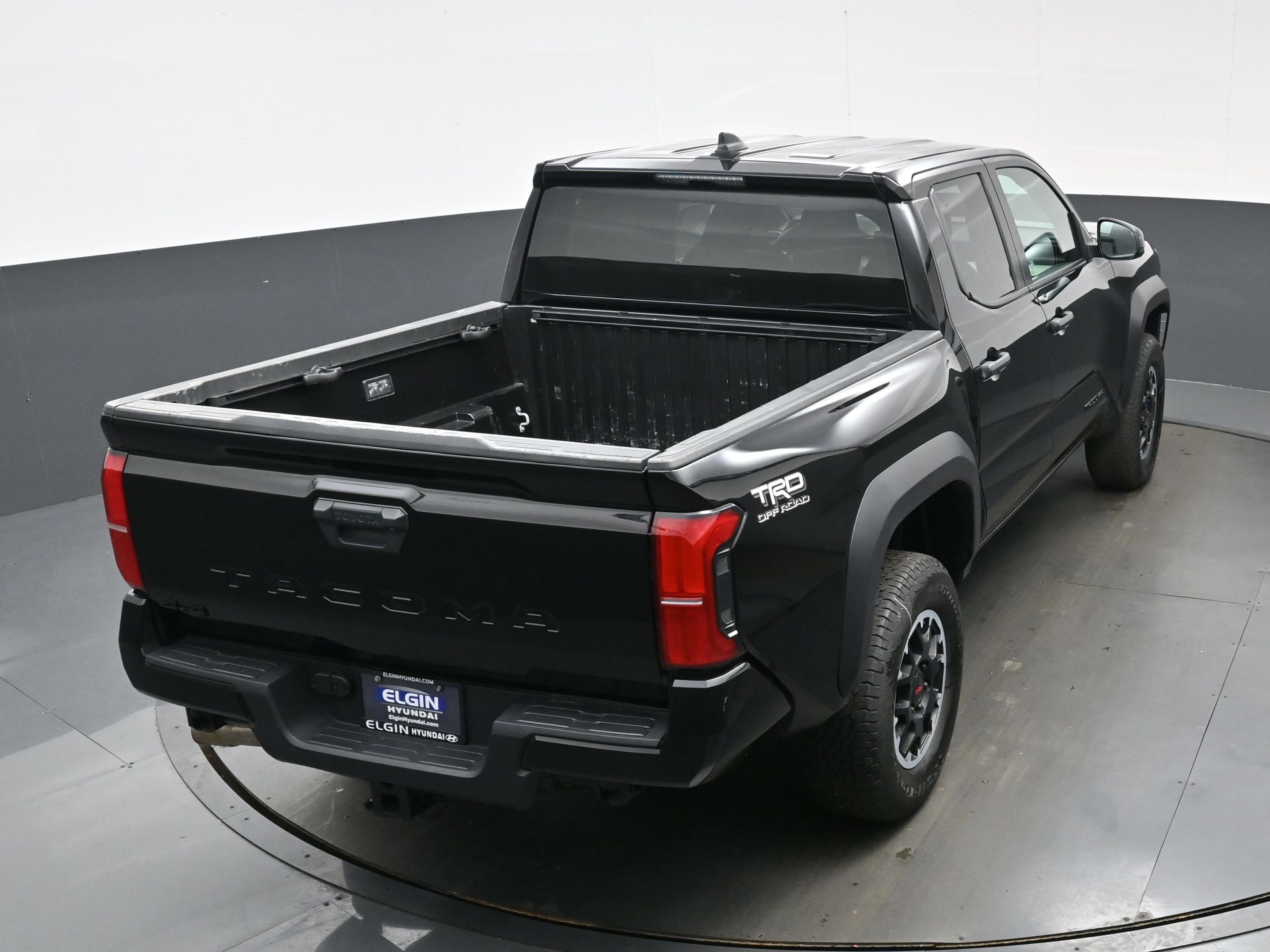 Used 2024 Toyota Tacoma TRD Off-Road AWD/4WD image 37