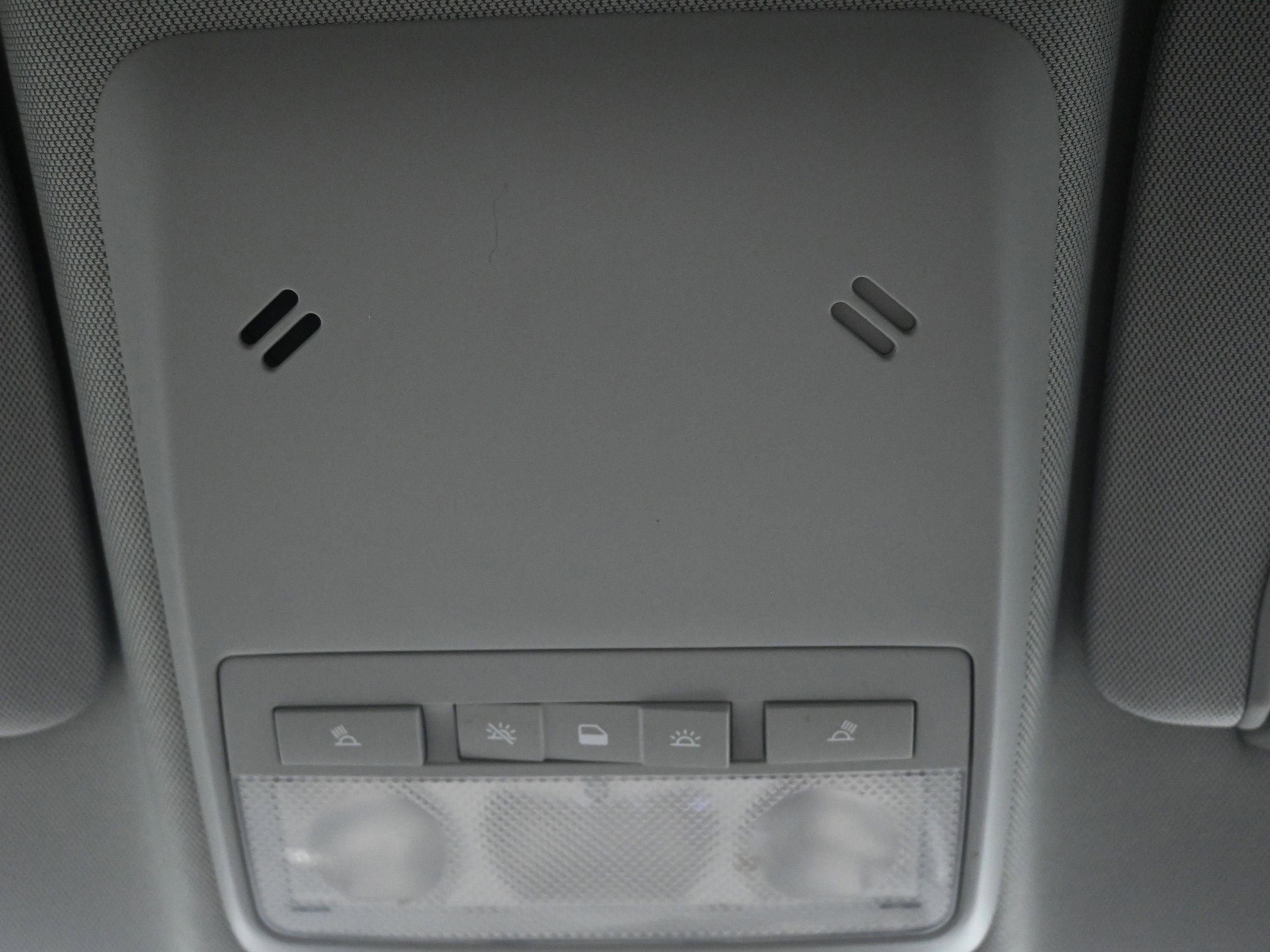 Used 2020 Chevrolet Trax LT w/ LT Convenience Package image 25