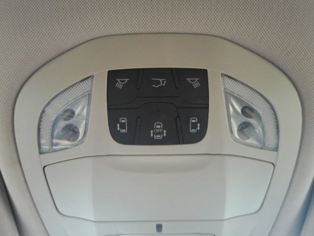 Used 2023 Chrysler Voyager LX FWD image 47