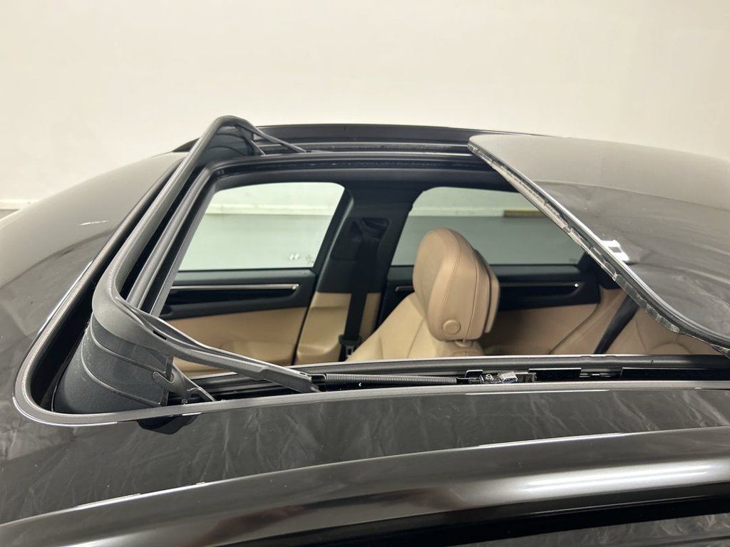 Certified 2026 Porsche Macan AWD/4WD image 20