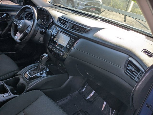 Used 2019 Nissan Rogue SV w/ Premium Package image 6