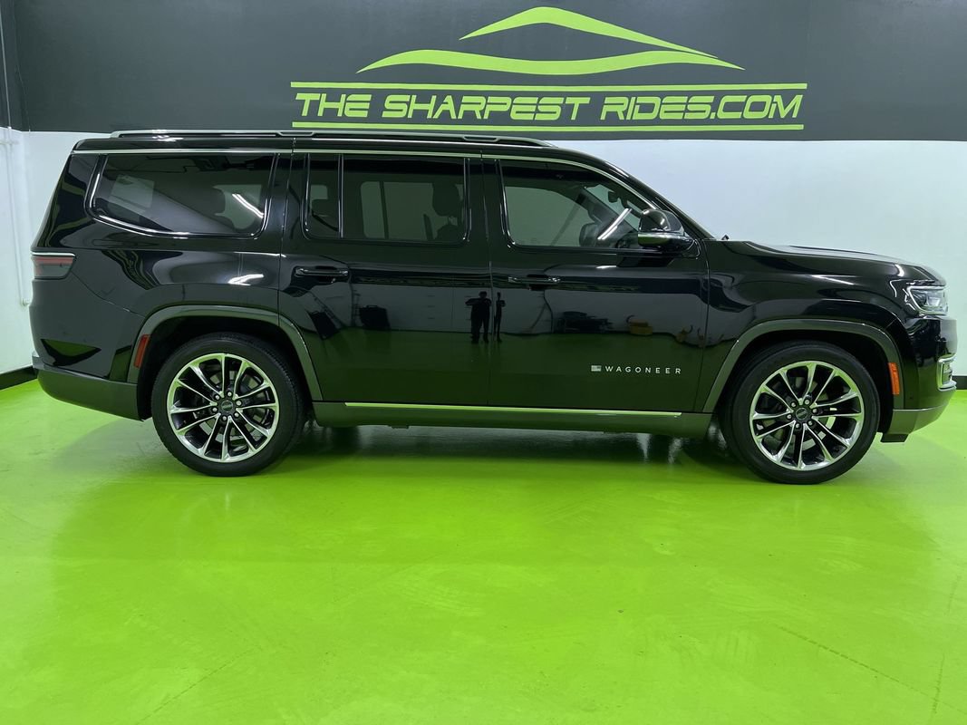 Used 2022 Jeep Wagoneer Series III w/ Premium Group I AWD/4WD image 11