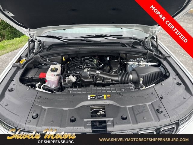 Used 2024 Jeep Grand Cherokee Limited w/ Trailer Tow Package AWD/4WD image 10