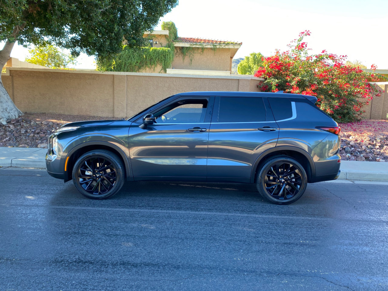 Used 2024 Mitsubishi Outlander SE Black Edition image 84