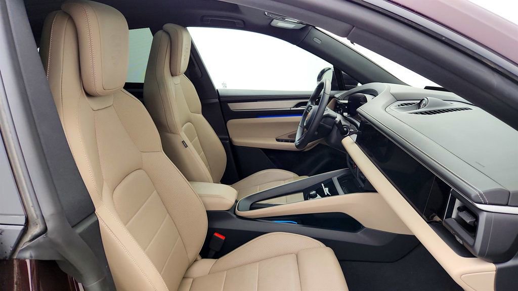 Used 2025 Porsche Macan 4S Electric w/ Premium Package AWD/4WD image 25