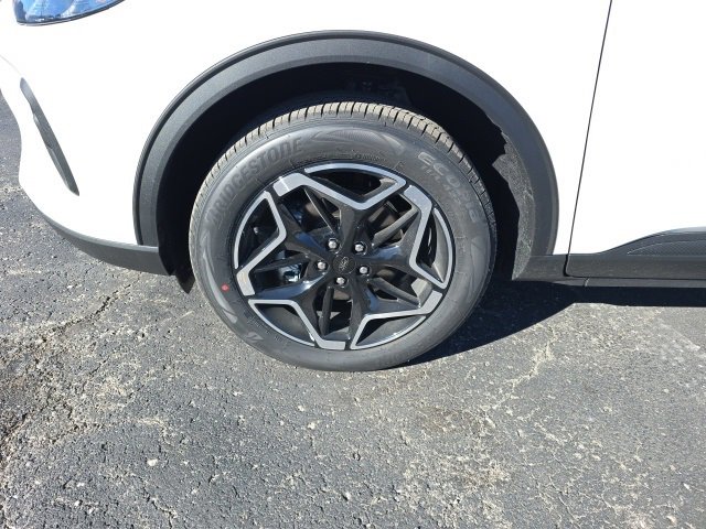 New 2026 Ford Escape Platinum image 9