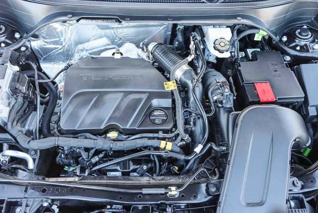 Used 2025 Chevrolet Trax LT w/ LT Convenience Package image 29