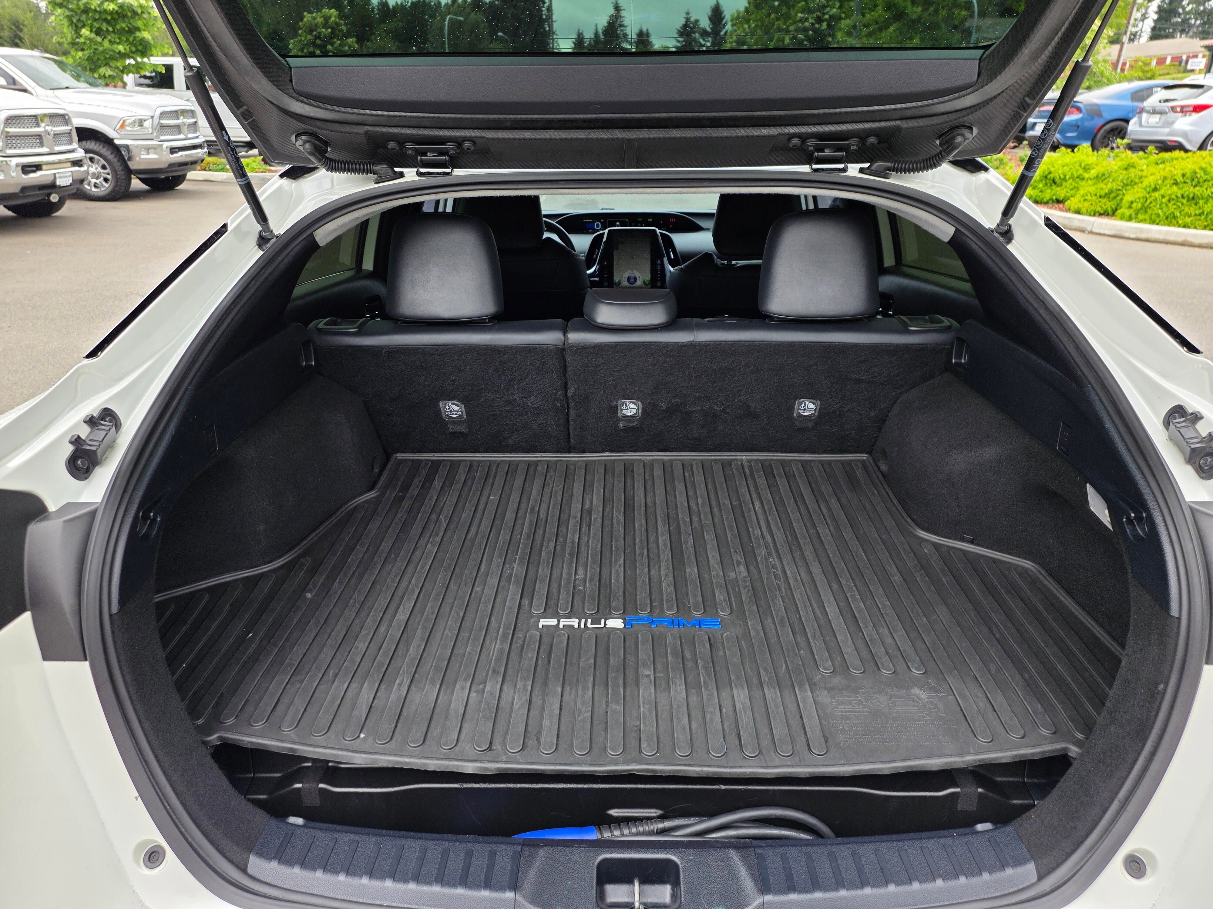 Used 2020 Toyota Prius Prime Limited w/ Carpet Mat Package FWD image 28
