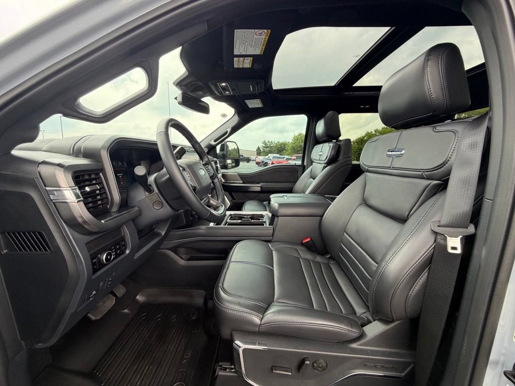 Used 2026 Ford F250 Platinum w/ Tremor Off-Road Package AWD/4WD image 2
