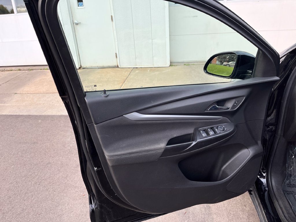 Used 2023 Chevrolet Bolt EUV LT FWD image 11