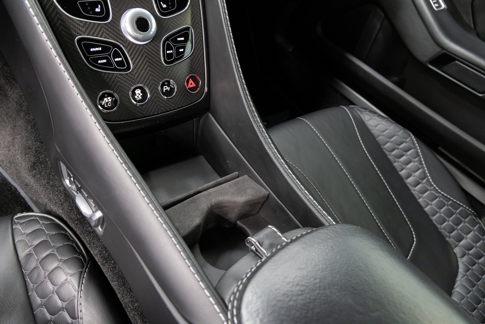 Used 2015 Aston Martin Vanquish Coupe RWD image 20
