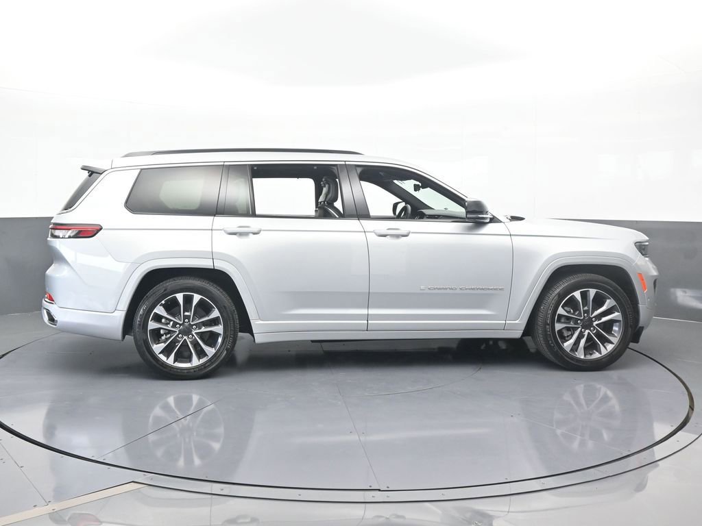 Used 2024 Jeep Grand Cherokee L Overland w/ Advanced Protech Group III image 7