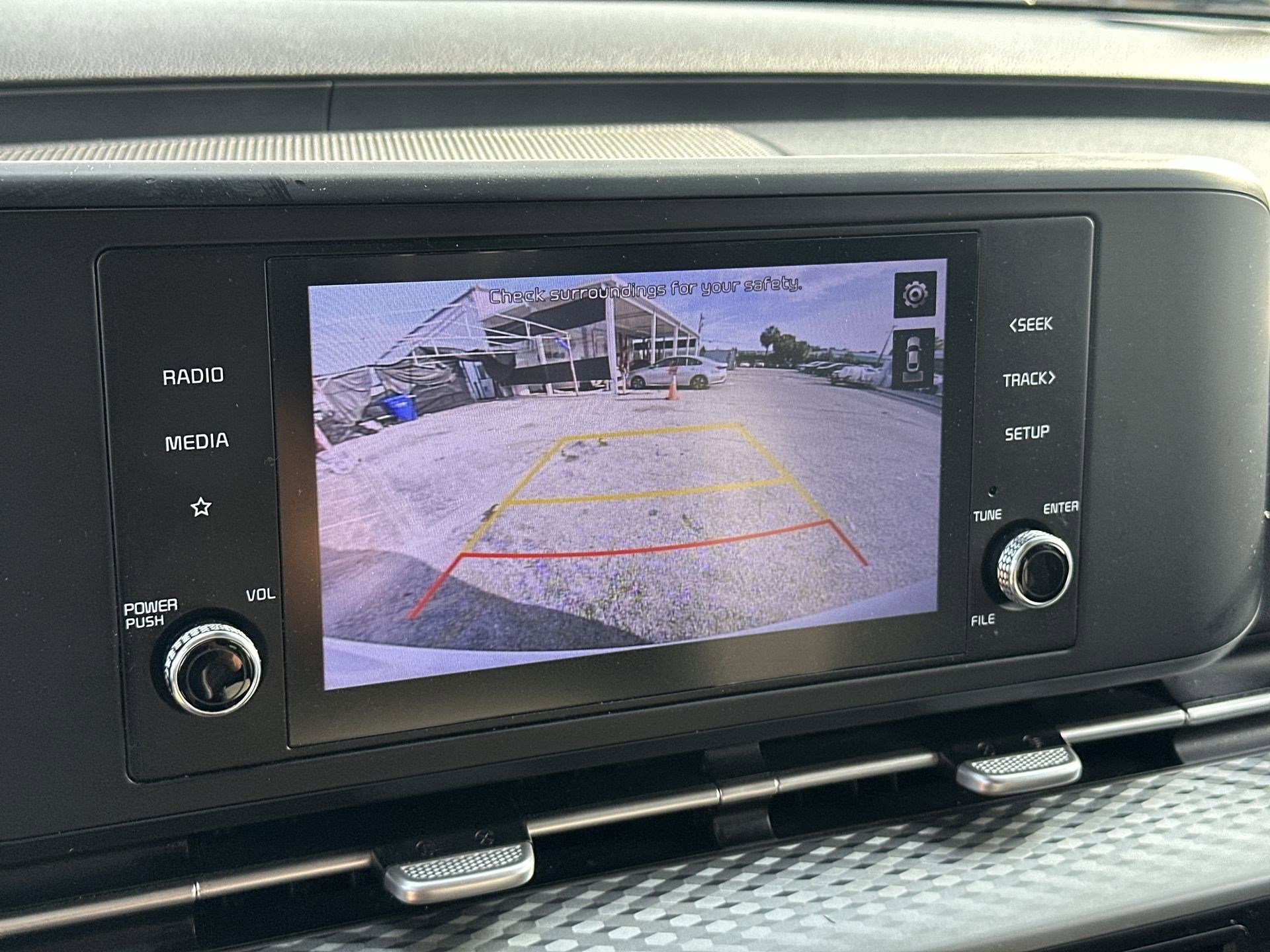 Used 2022 Kia Carnival LX FWD image 21