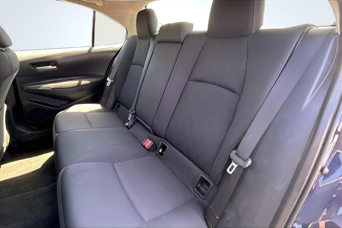 Used 2020 Toyota Corolla LE FWD image 25