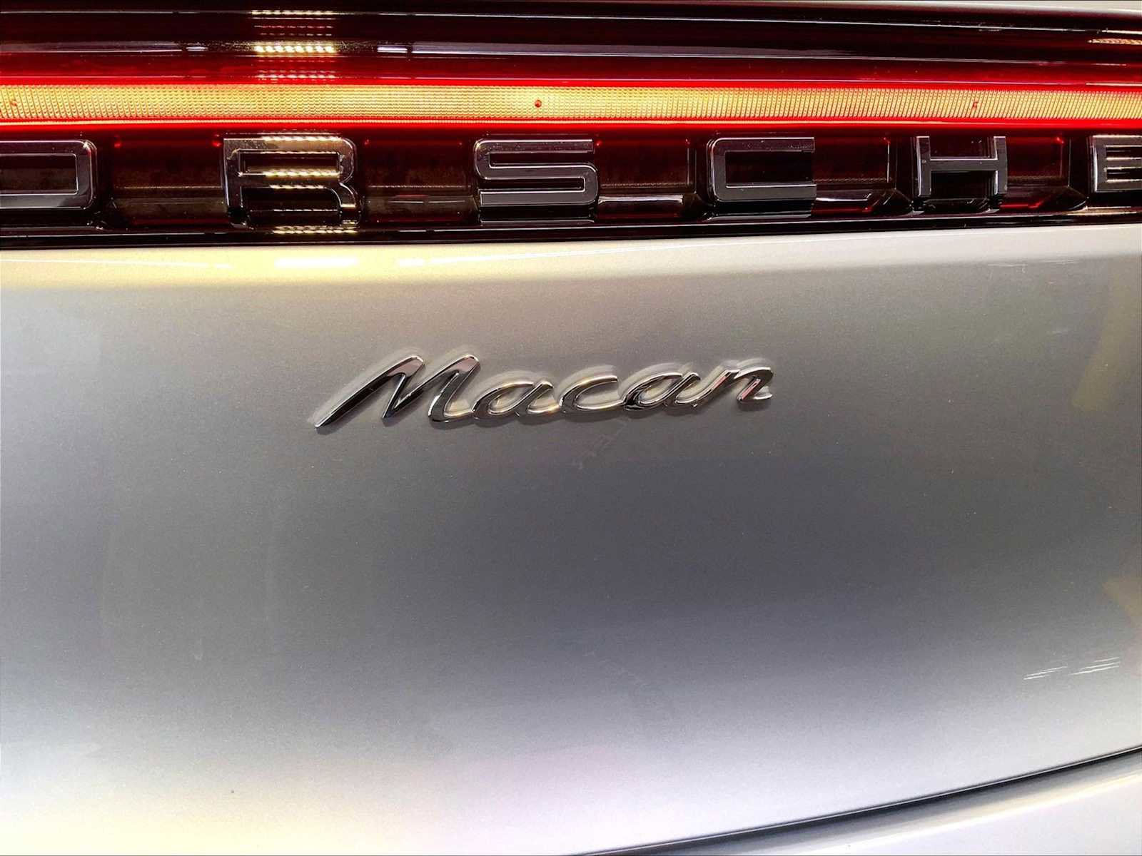 Certified 2025 Porsche Macan image 35