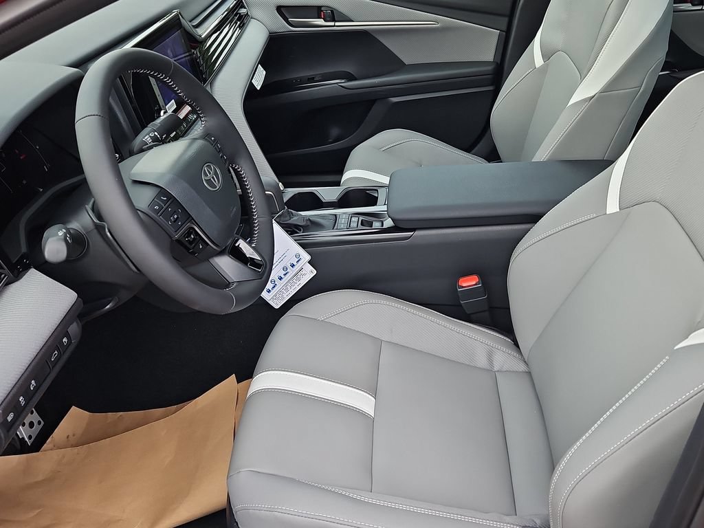New 2026 Toyota Camry Hybrid AWD/4WD image 19