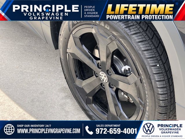 Used 2025 Volkswagen Taos SEL AWD/4WD image 6