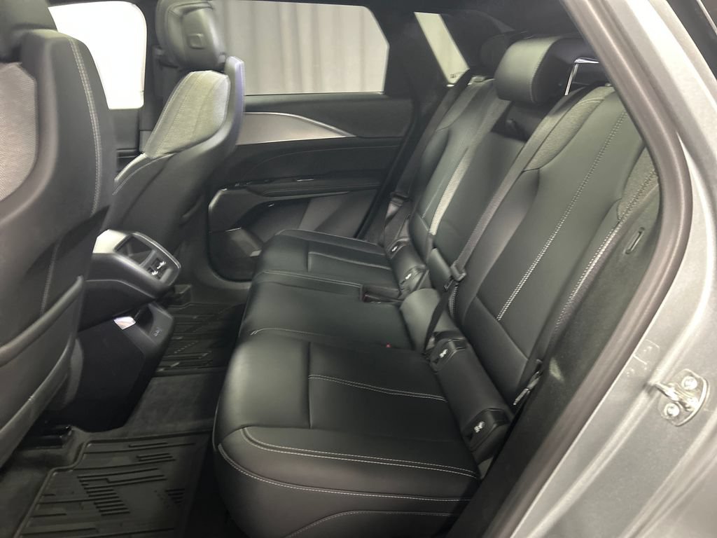 Used 2024 Cadillac Lyriq Tech RWD image 23